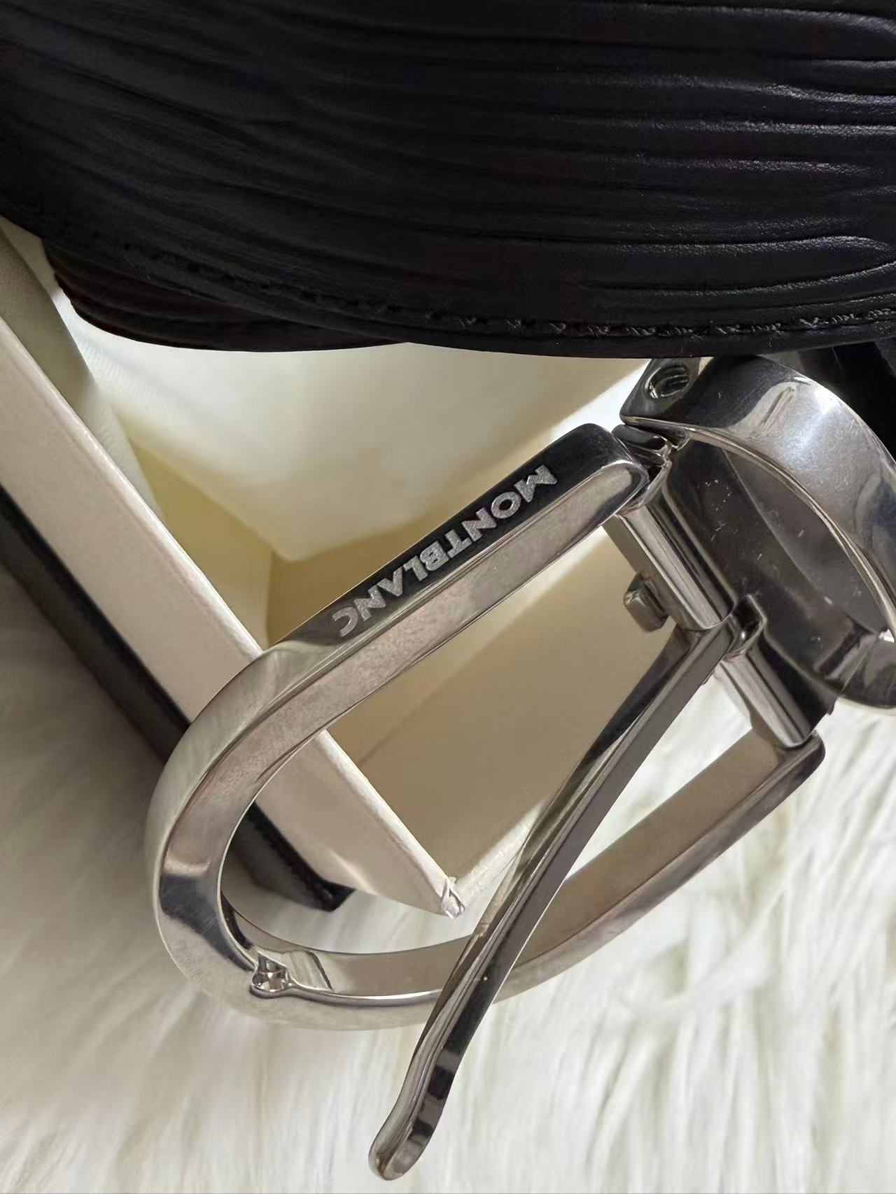 MONTBLANC 男款雙面皮帶 - 100%正版(必須先跟店主確定貨物狀況）