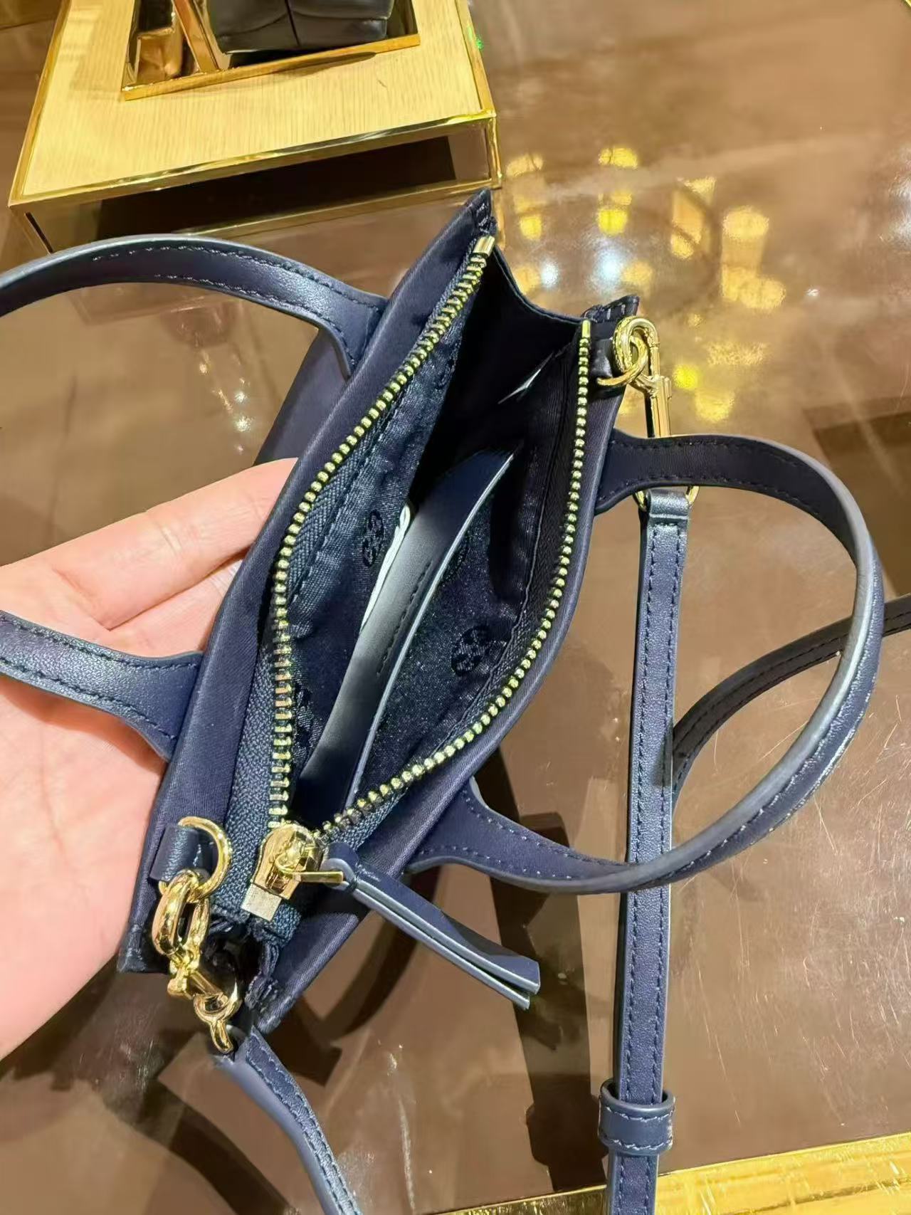 Tory Burch 斜揹 - 100%正版(必須先跟店主確定貨物狀況）