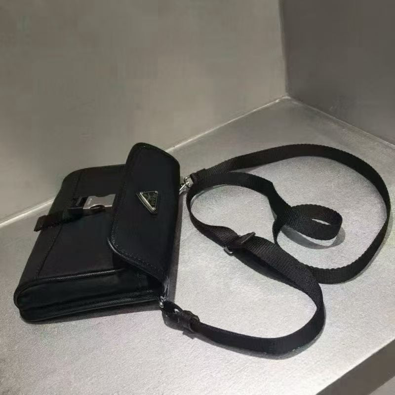 Prada 斜揹 - 100%正版(必須先跟店主確定貨物狀況）