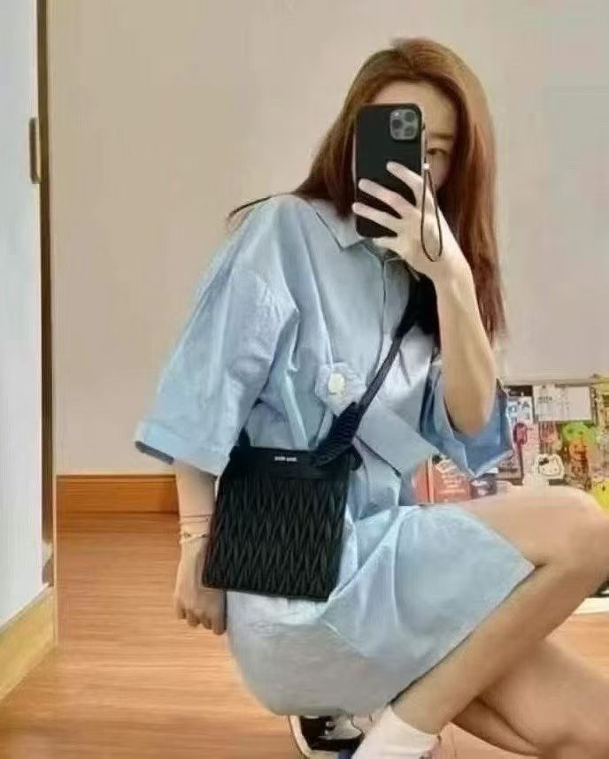 MIU MIU 斜揹 - 100%正版(必須先跟店主確定貨物狀況）